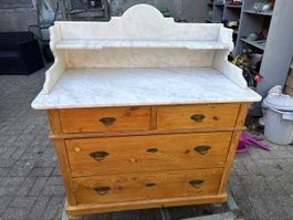Antike Kommode mit Marmorplatte, 4 Schubladen, Holz Kiefer,