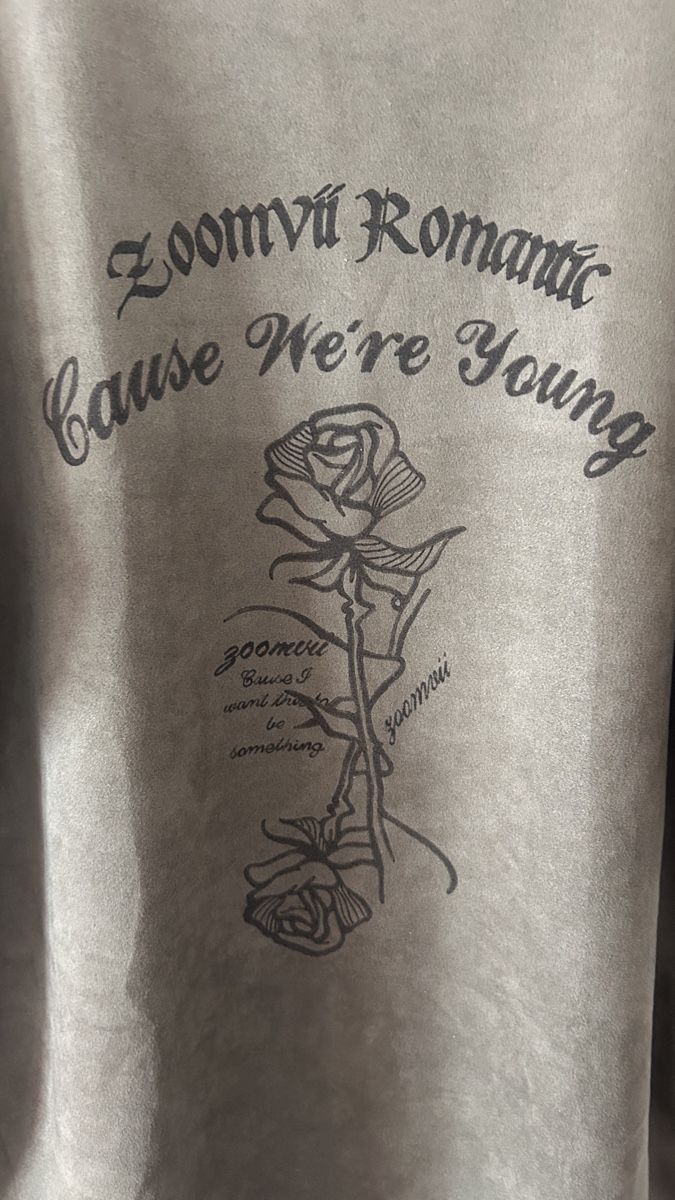 T-shirt: Vintage Rose Graphic Tee - Soft Brown – Usato da Genève venduto da Noemie.wrmsi 5