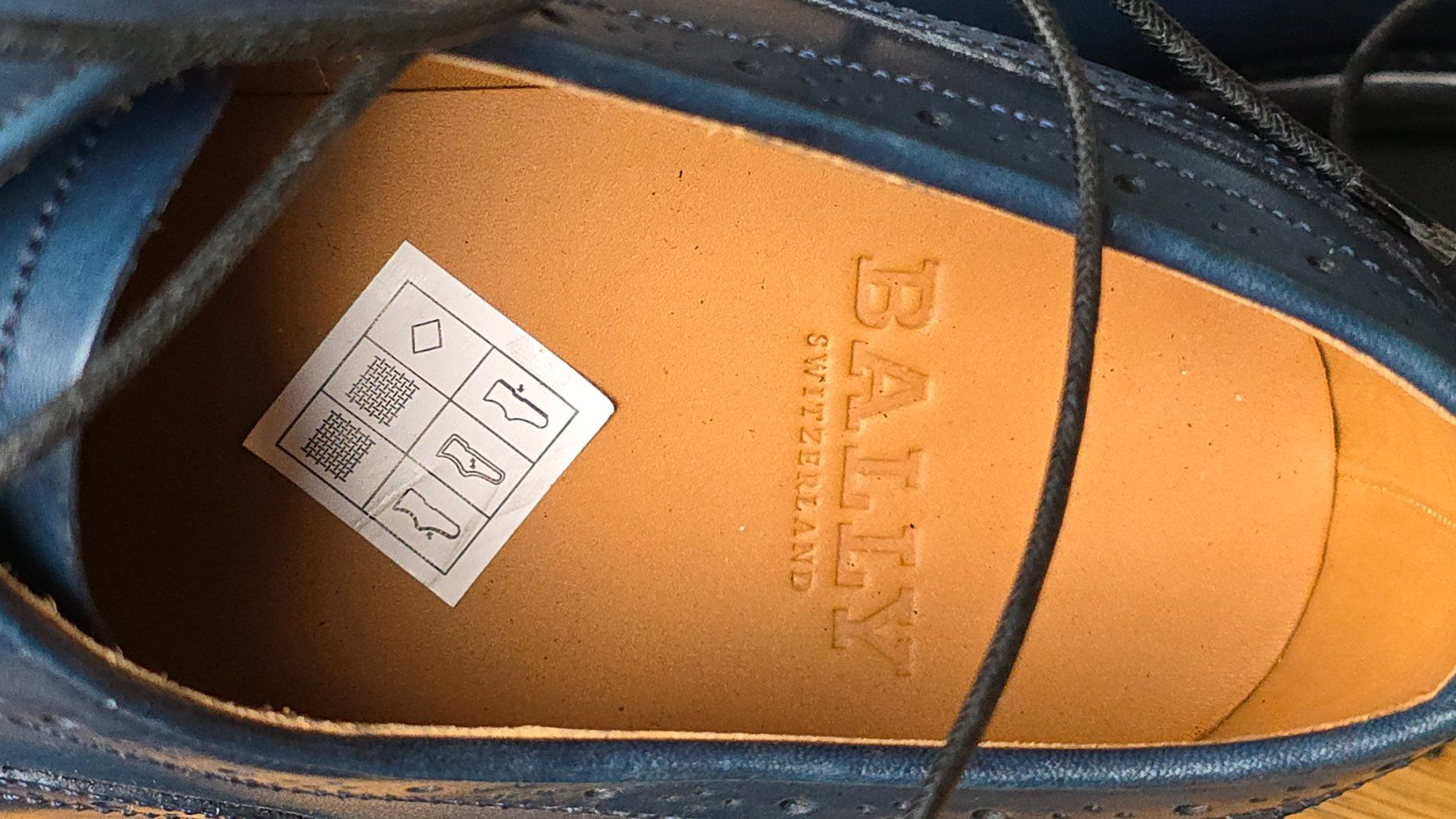 Dr. Martens Scarpe da uomo: Bally Neue  schuhe | EU 9 1/2 – Nuovo (secondo la descrizione) da Wallisellen venduto da theblacksheep 6