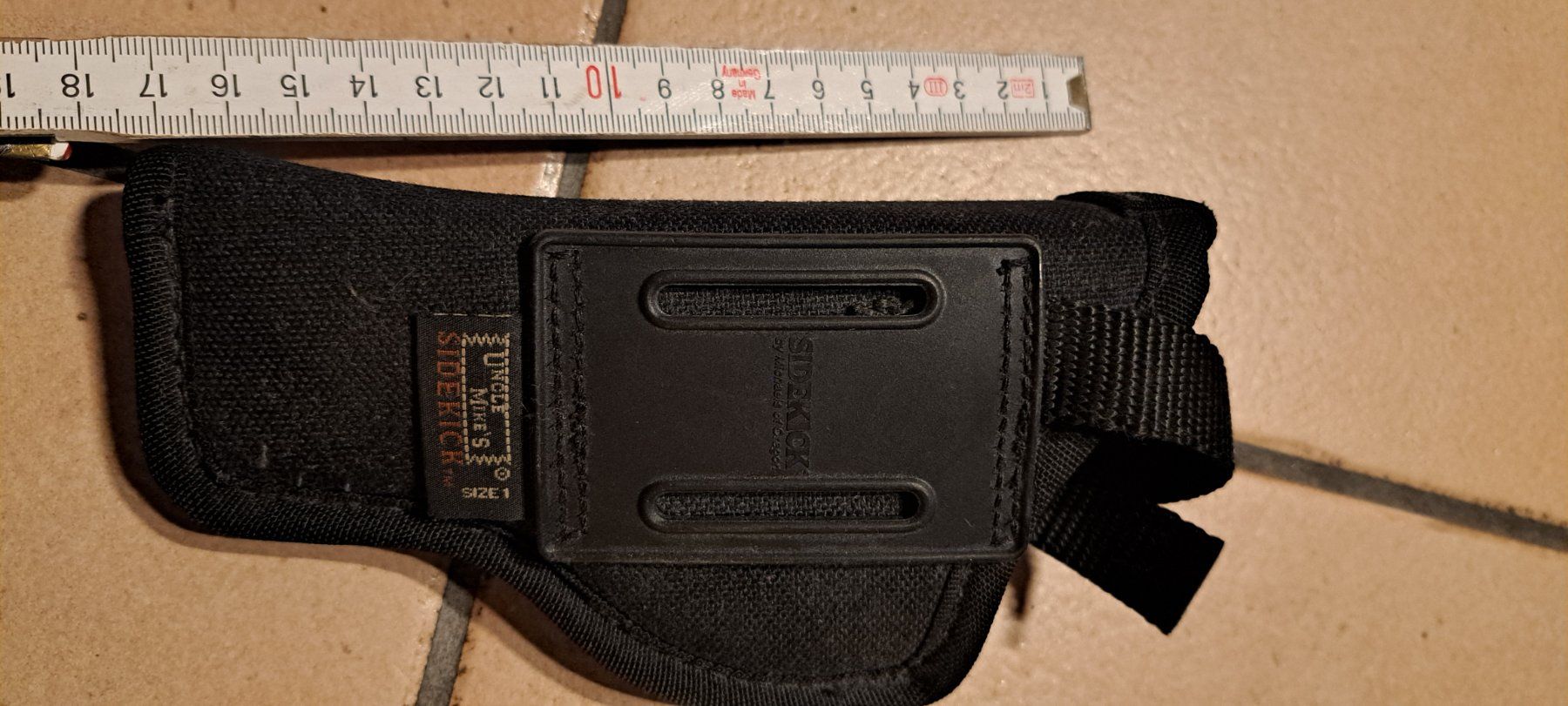 Tiro a segno: Holster universel – Usato da les hauts geneveys venduto da 401 1