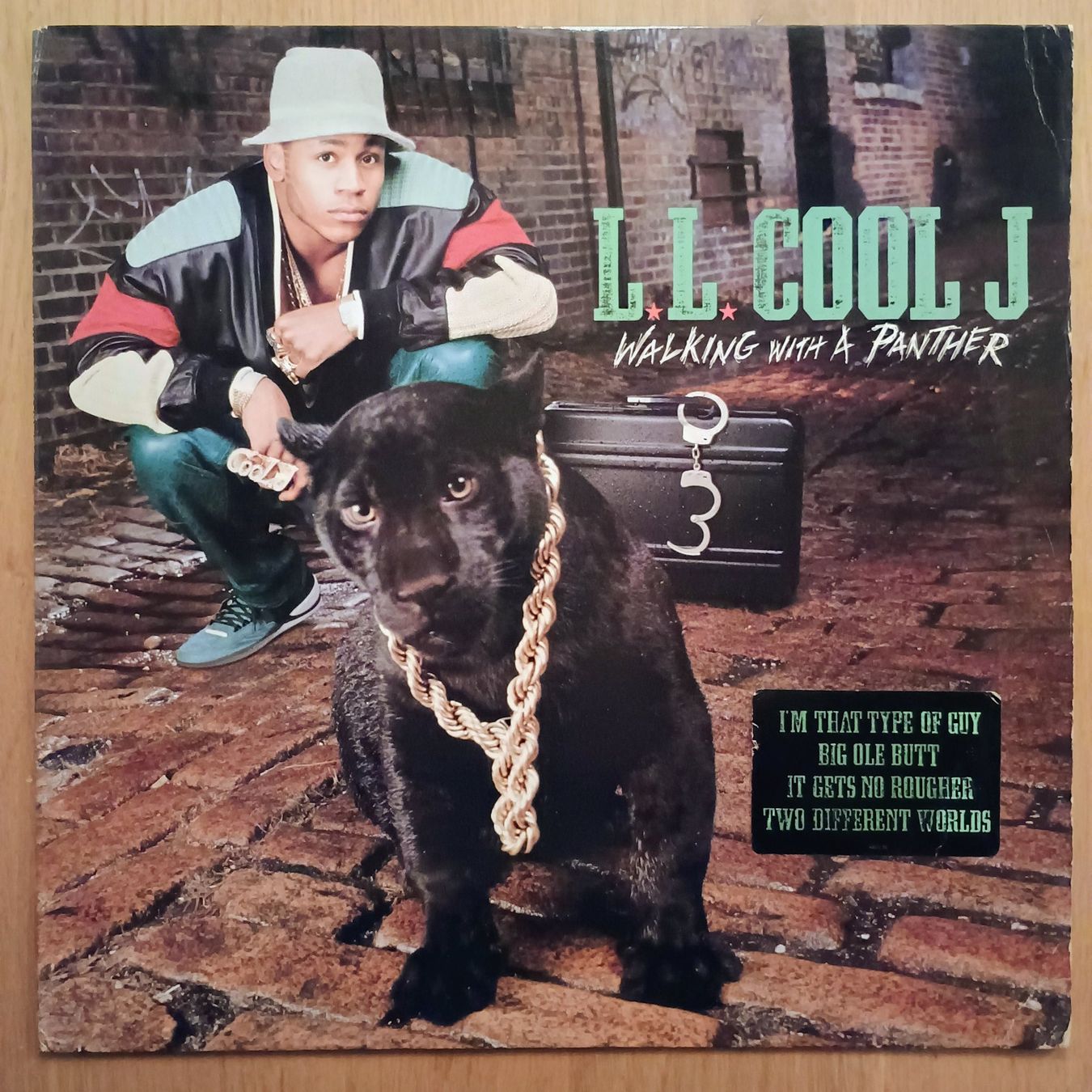 Dischi in vinile: L.L. Cool J-Walking With A Panther LP 1989 US-1st PRESS  VG+ – Usato da münchenstein venduto da karl_heinz_krasser