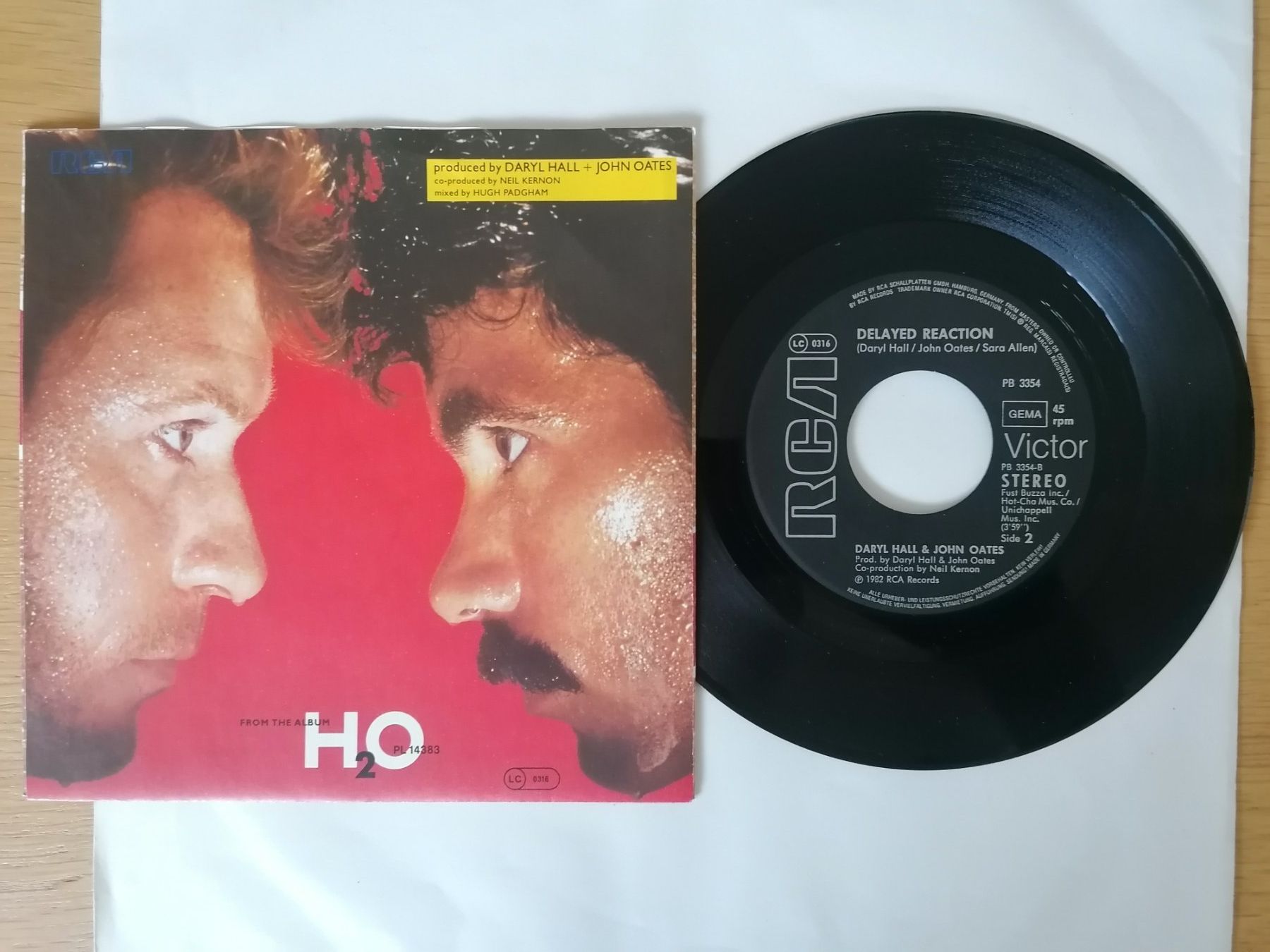 Schallplatten: Daryl Hall + John Oates -- Maneater 7" Vinyl – Gebraucht aus Beinwil am See von Funkthesizer 1