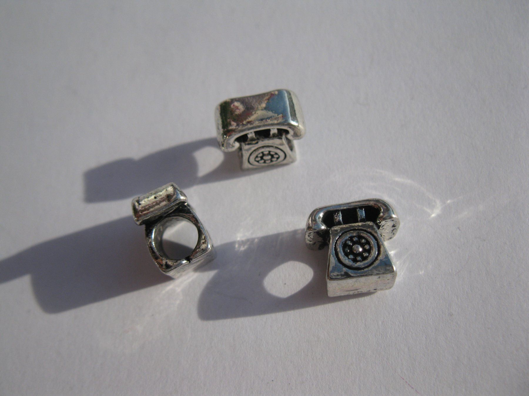 Perlen (unechte): 2 Metallperlen, Beads, Grosslochperle Telefon – Neu und originalverpackt aus St. Margarethen TG von LuanaKa 1