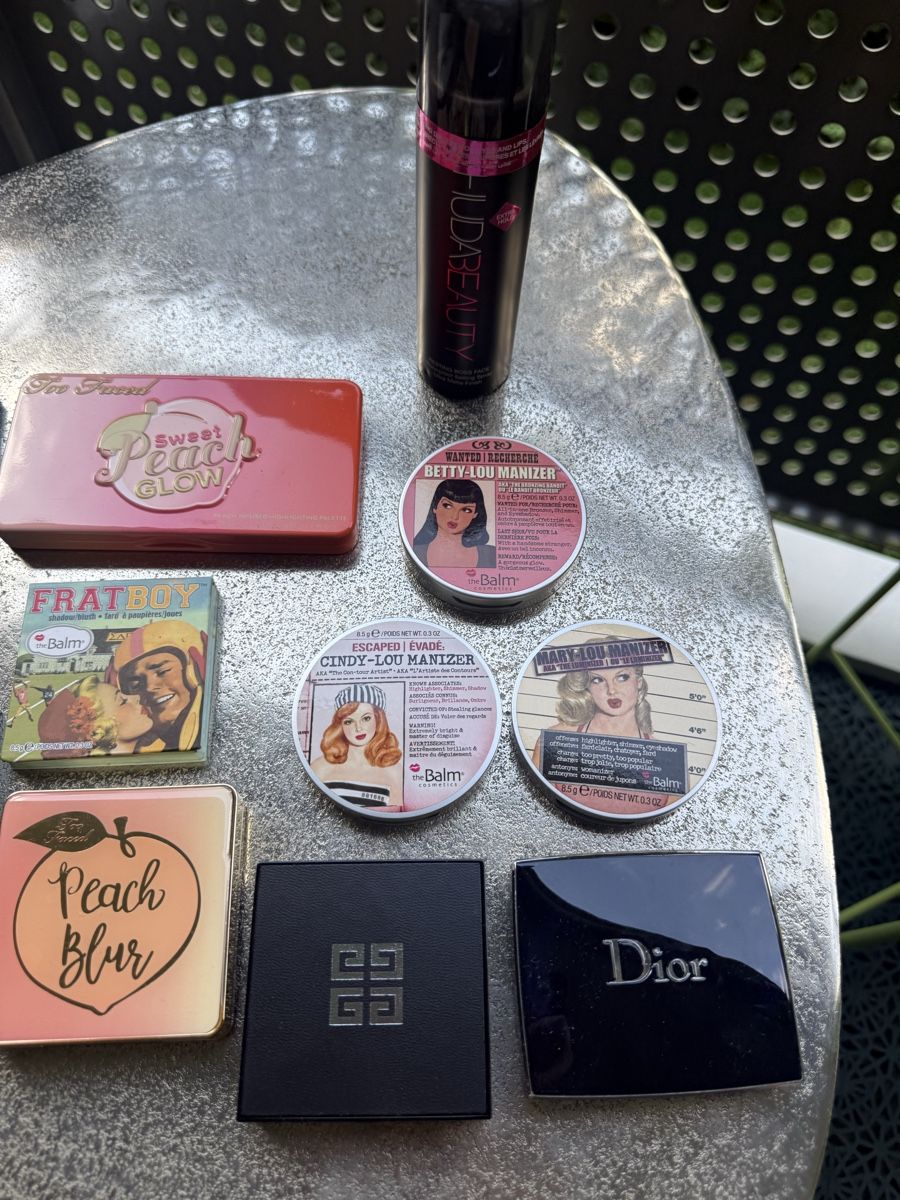 Altro in Stoviglie & Bicchieri: Makeup Palette and Powder Set Various Brands Used – Nuovo (secondo la descrizione) da Zürich venduto da pinish 4