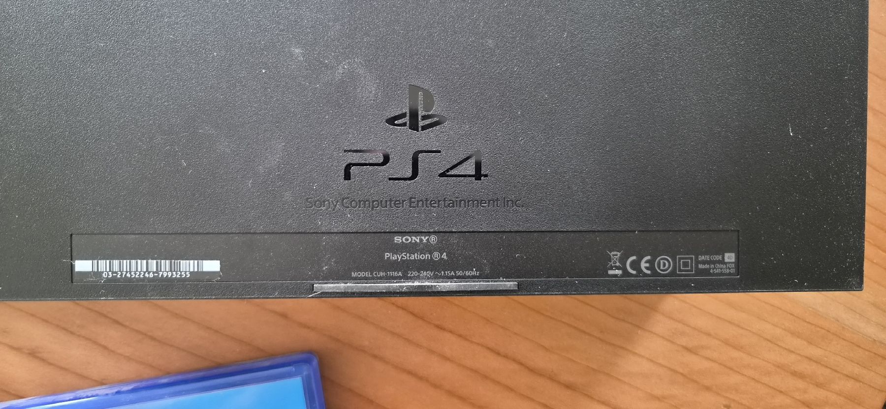 Sony Konsolen: PlayStation 4 mit 2 Controllern & 4 Spielen  – Gebraucht aus Ottikon von toebsen 2