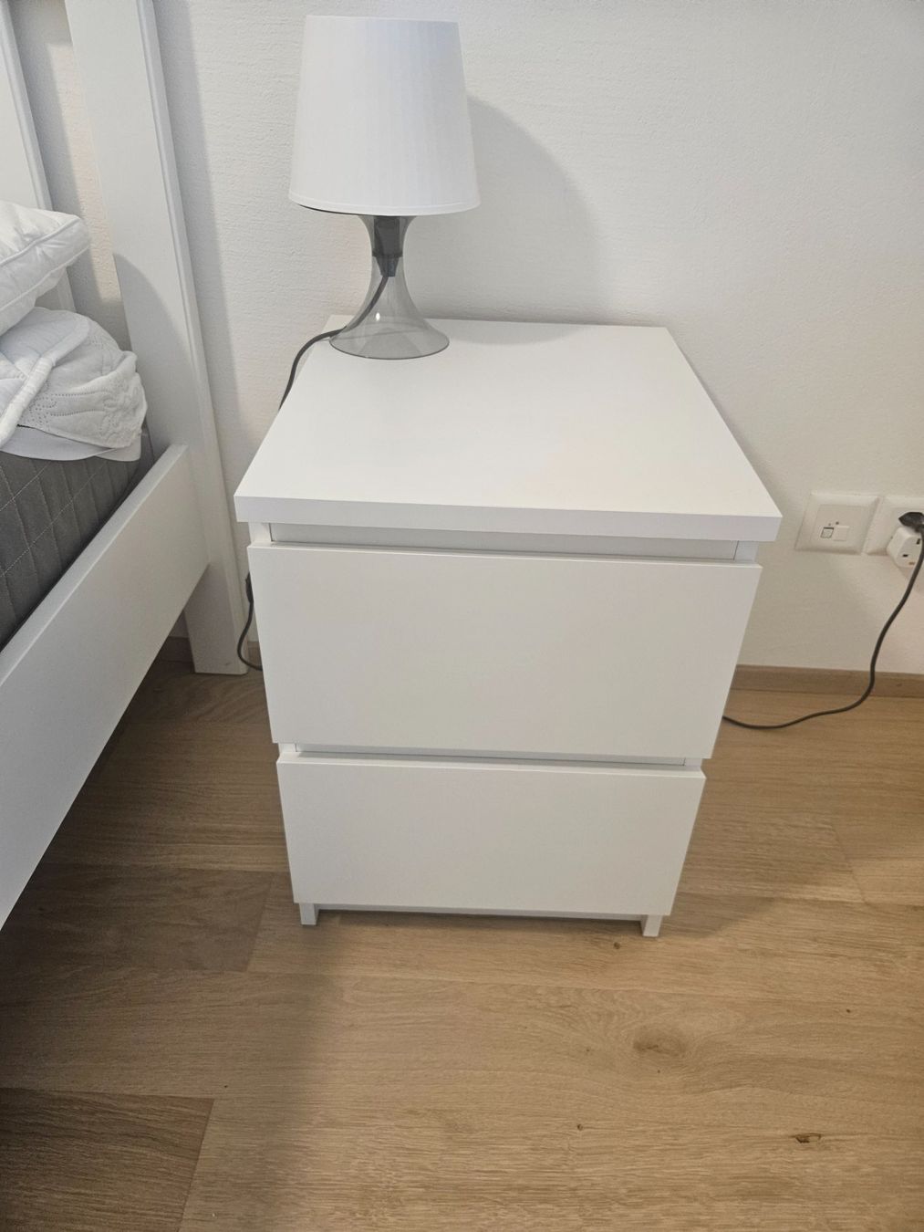 Ikea Cassettiere: Ikea MALM Kommode mit 2 Schubladen, weiss, 40x55 cm – Usato da Schindellegi venduto da Joel.R