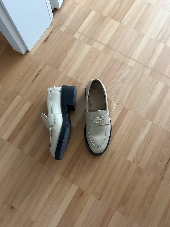 Scarpe da donna: Pumps Hugo Boss Grösse 36 – Usato da Steffisburg venduto da mde_sf5x 1