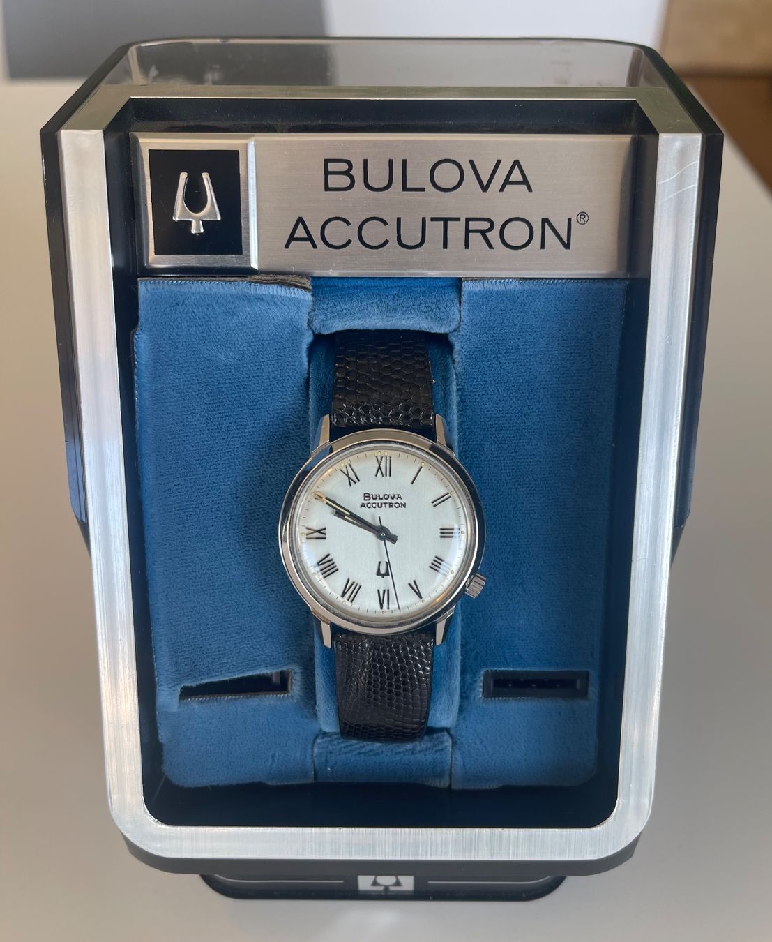 Bulova Orologi: Bulova Accutron 1975 (NOS) – Nuovo e nell'imballaggio originale da Lausanne venduto da logiknet