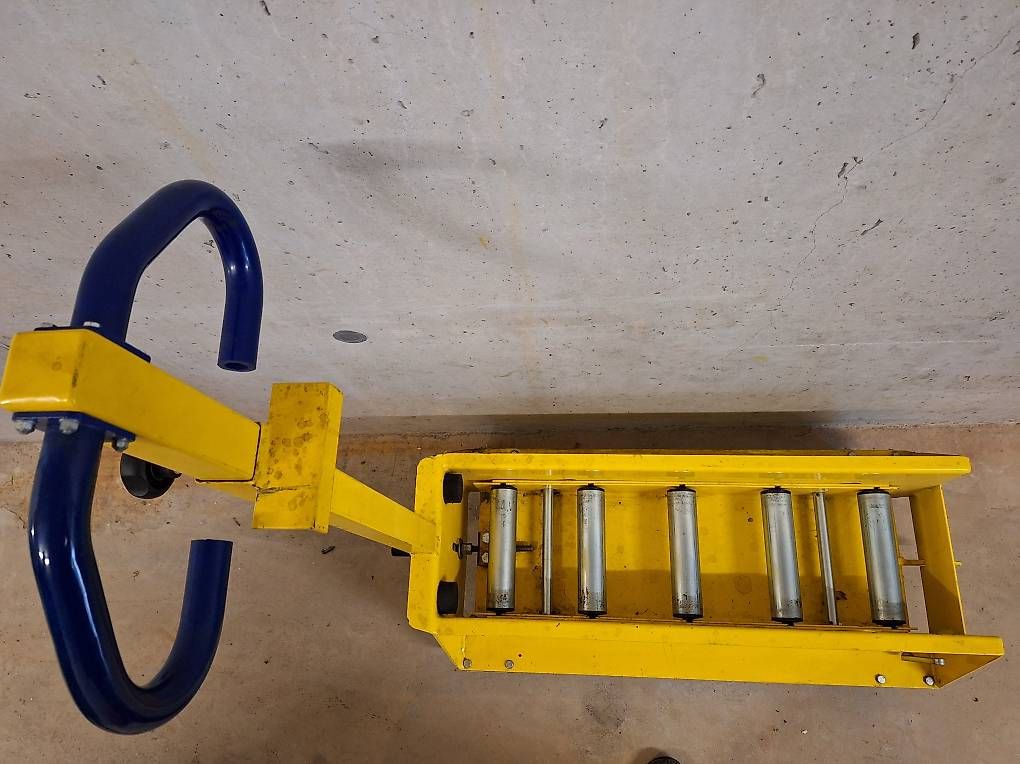 Macchine per carico, silaggio e trasporto: Rollenbahn Handwagen Trolley Lagerwagen – Usato da Tagelswangen venduto da her_vhc2 1