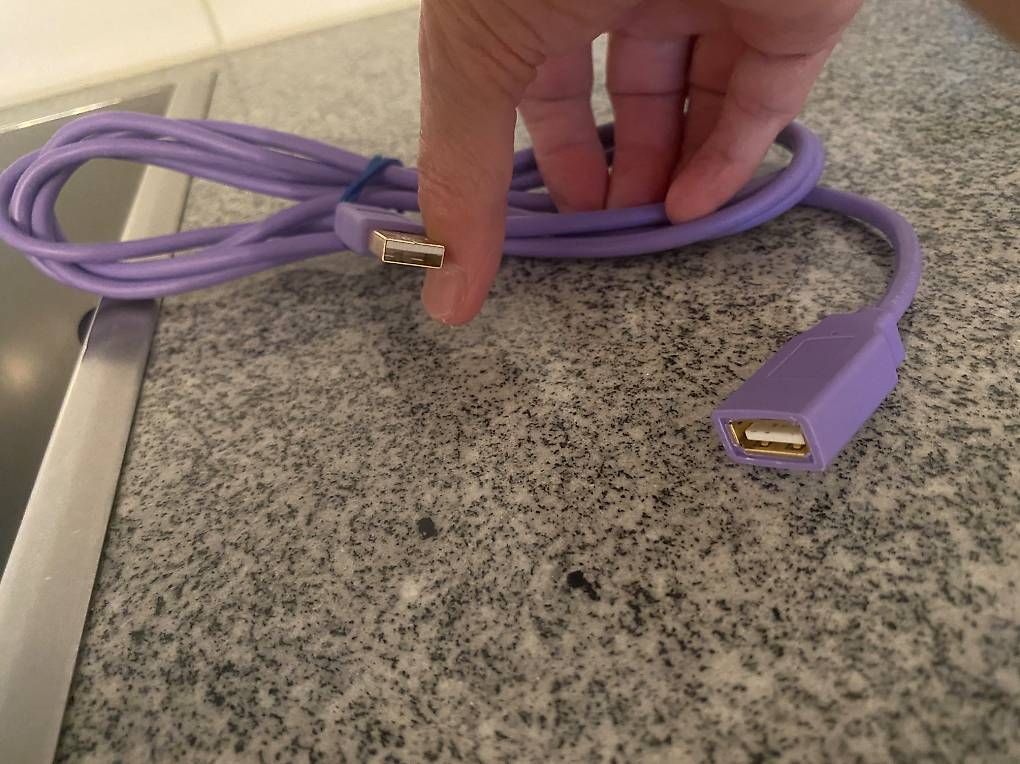 Cavi: USB-Ladekabel  Lila, ca. 1 Meter – Usato da Gebenstorf venduto da Melodi61 1