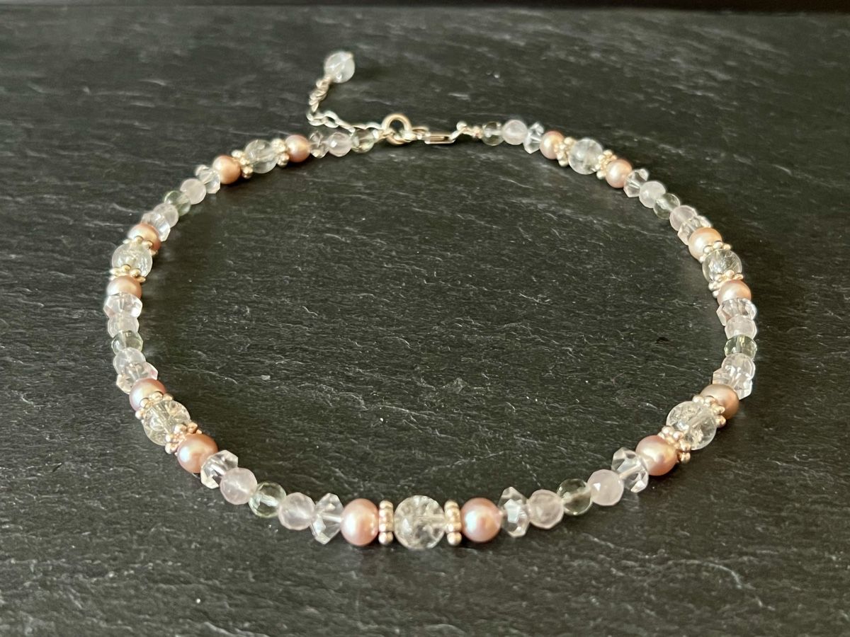 Catenine: Pearl, Rose Quartz & Prehnit Silver Necklace – Nuovo e nell'imballaggio originale da Rüschlikon venduto da ThereseJewelryDesign 1