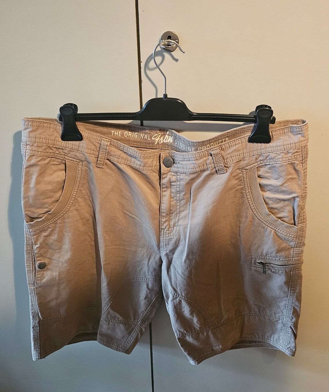 Hosen: Short homme XXL beige – Gebraucht aus Bernex von Syssi57