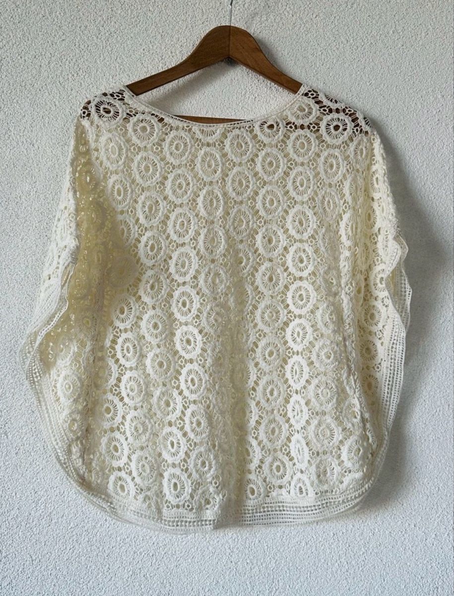 Cream Chemisiers: Cream Crochet Top  Size S/M – D'occasion à Vevey par ledidream