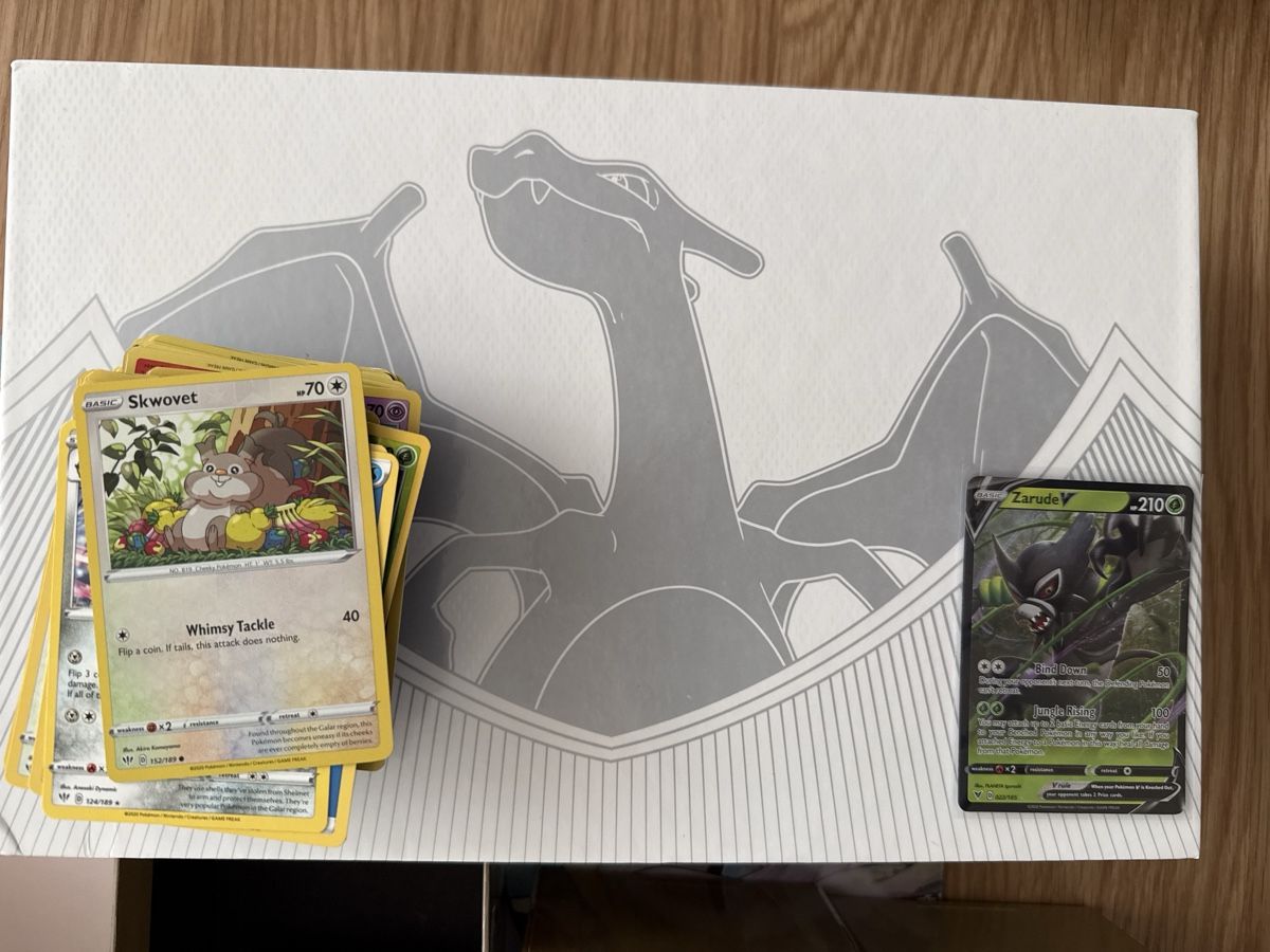 Pokémon Carte collezionabili: UPC Charizard Ultra Premium Collection Box EN geöffnet 1 – Nuovo (secondo la descrizione) da Niederweningen venduto da rimicanardo 4