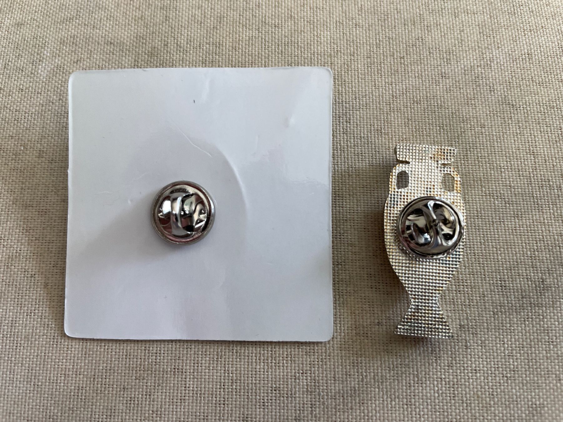 Placchette & Badge: 2 pins - thème football 2008 UEFA – Usato da Bôle venduto da Frouz 1