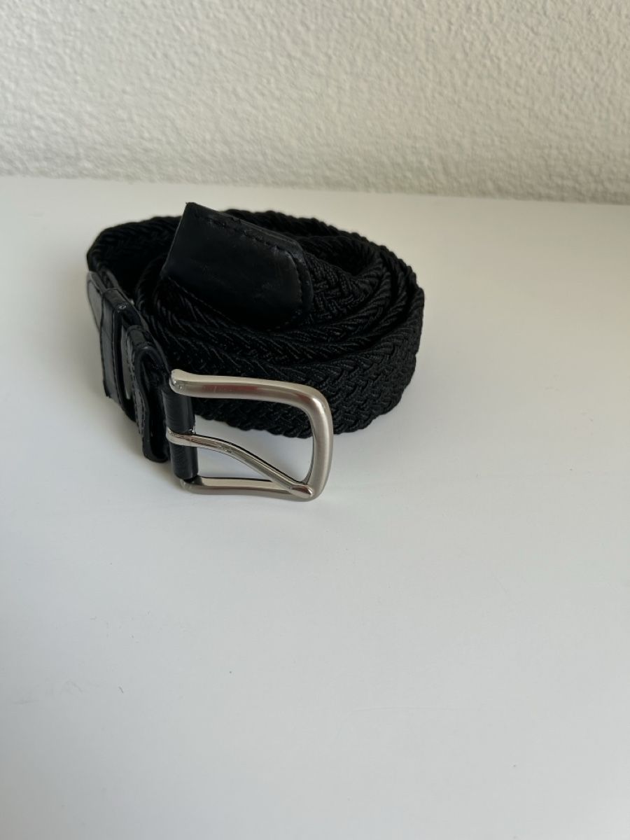 Gürtel: Stylish Woven Elastic Belt - Black, Adjustable & Comfy – Gebraucht aus Saland von ele_vc96