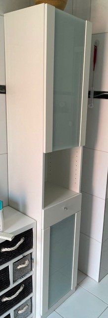 Schränke: Badezimmer-Schrank mit Milchglas – Gebraucht aus Wädenswil von HappyCH