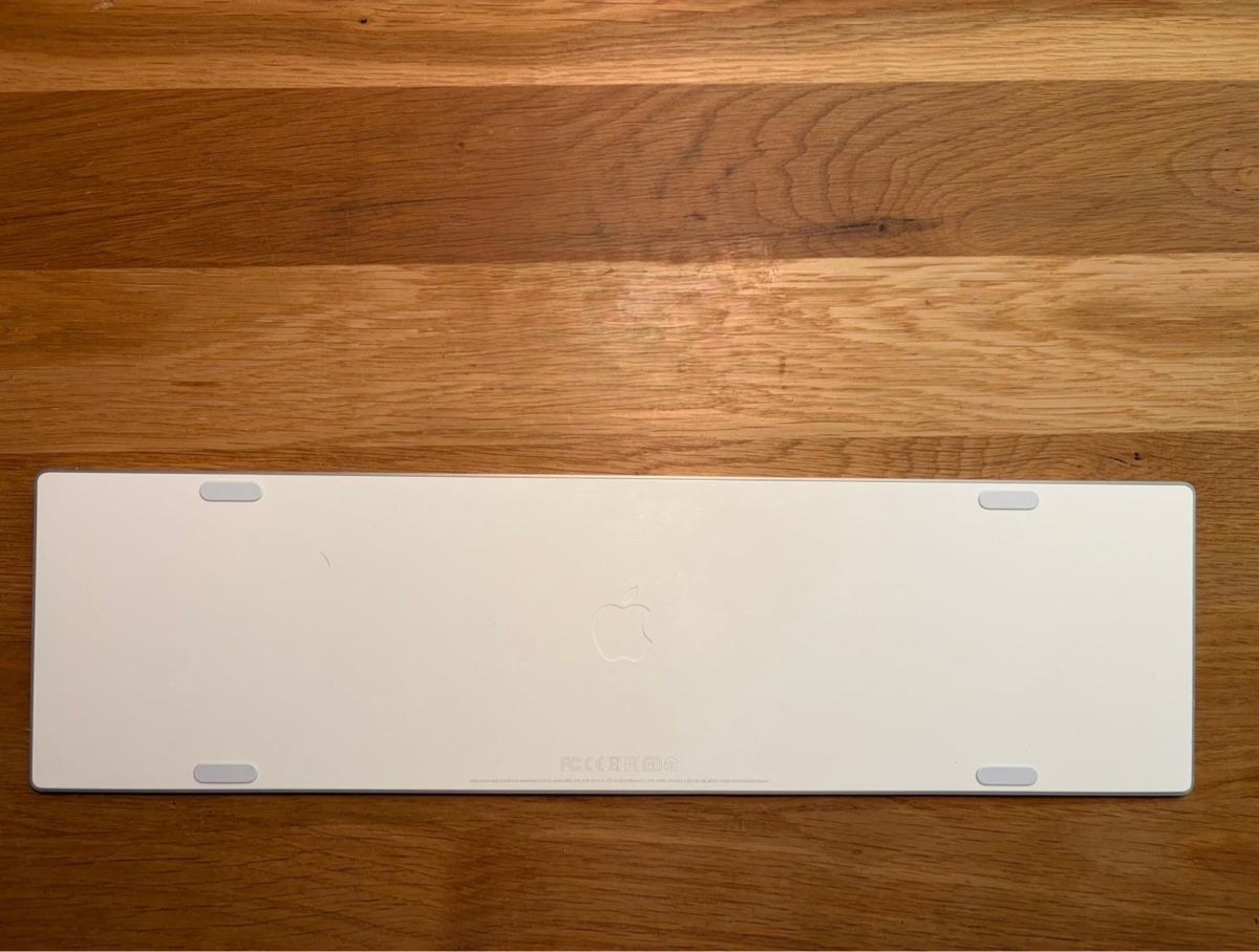 Apple Tastaturen: Magic Keyboard Apple avec pavé numérique (3) – Gebraucht aus Lausanne von aur_cxg5 2