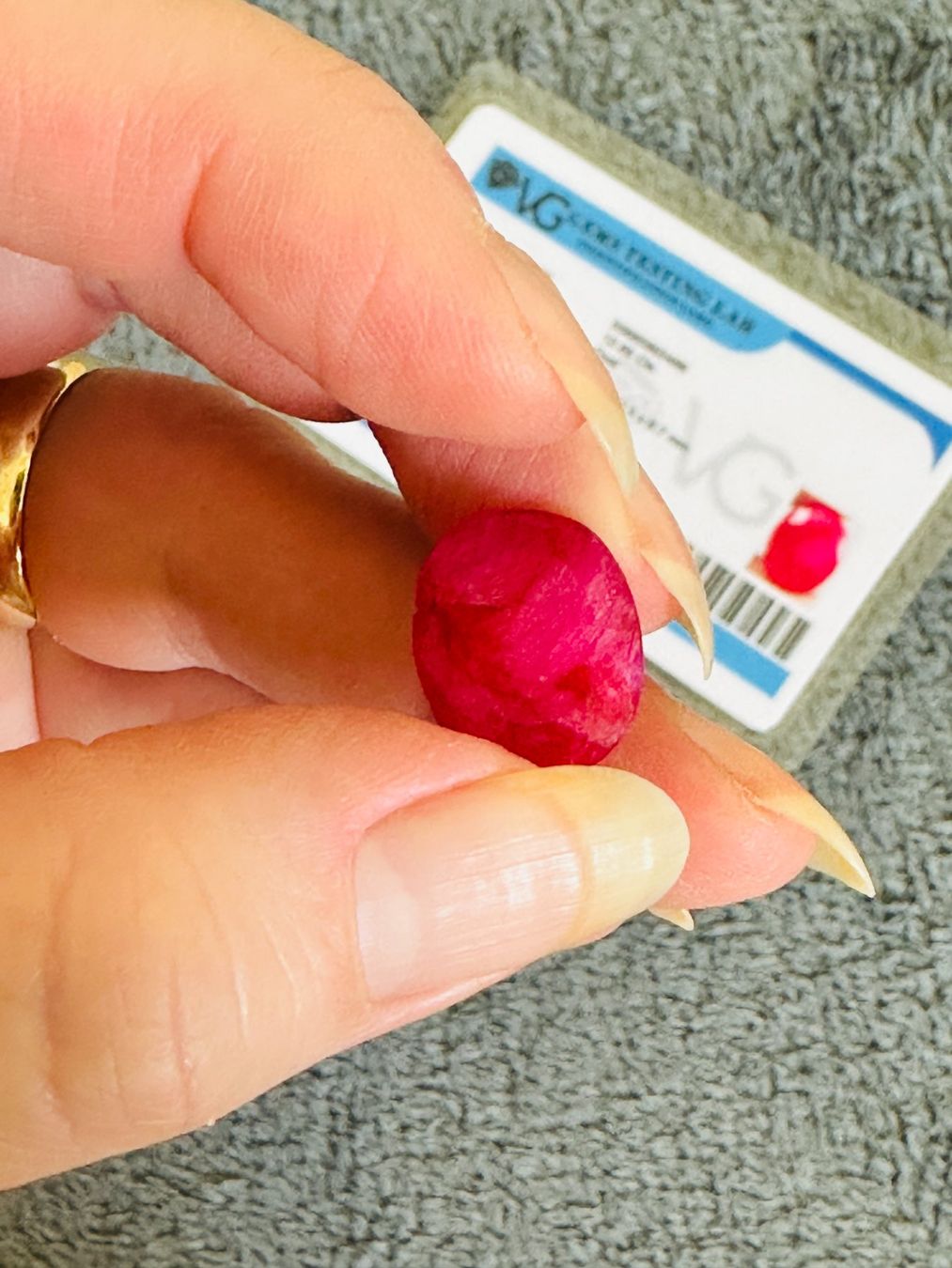 Pietre preziose: Certified 12.65 Ct Oval Cut Loose Gem – Nuovo e nell'imballaggio originale da Genève venduto da AGBERG 2