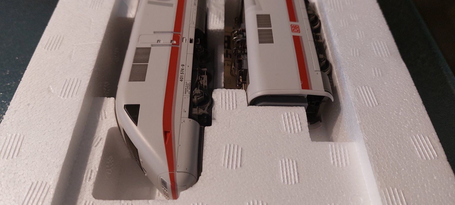 Fleischmann Modellini di ferrovie: Fleischmann 4450 - ICE 1 InterCityExpress DB/SBB – Usato da Rotkreuz venduto da MOBAHN-1zu87 2