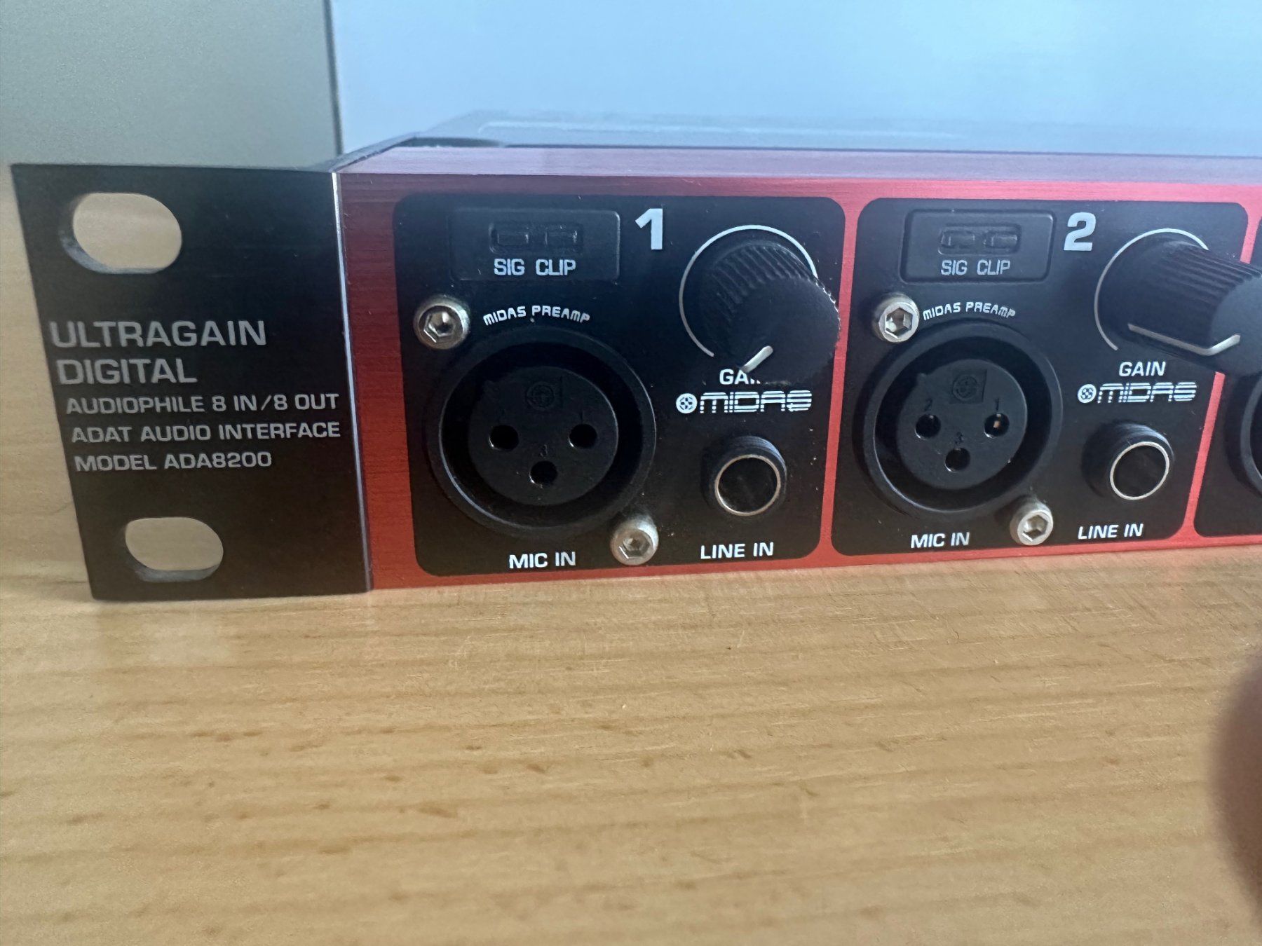 Behringer Convertitori: Behringer ADA8200 Midas Preamp Interface – Usato da Bischofszell venduto da Limetree 3
