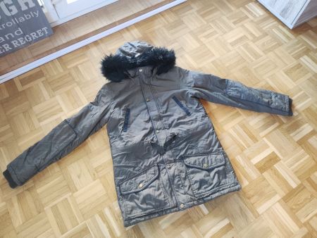 Winterjacke 164 olivgrün mit Fell