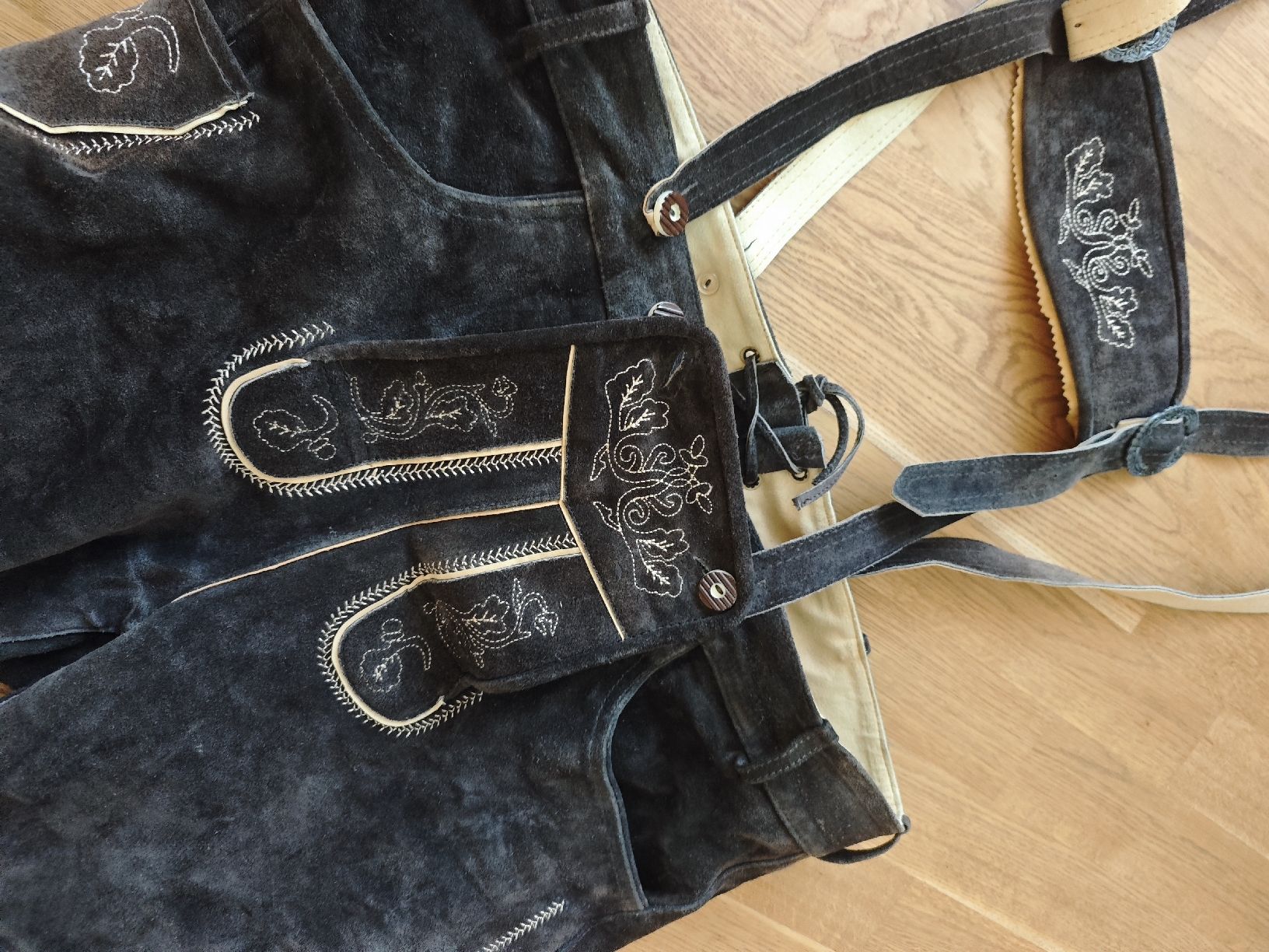 Pantaloni: Lederhosen Grösse 56 – Usato da Zürich venduto da joel.1988 2