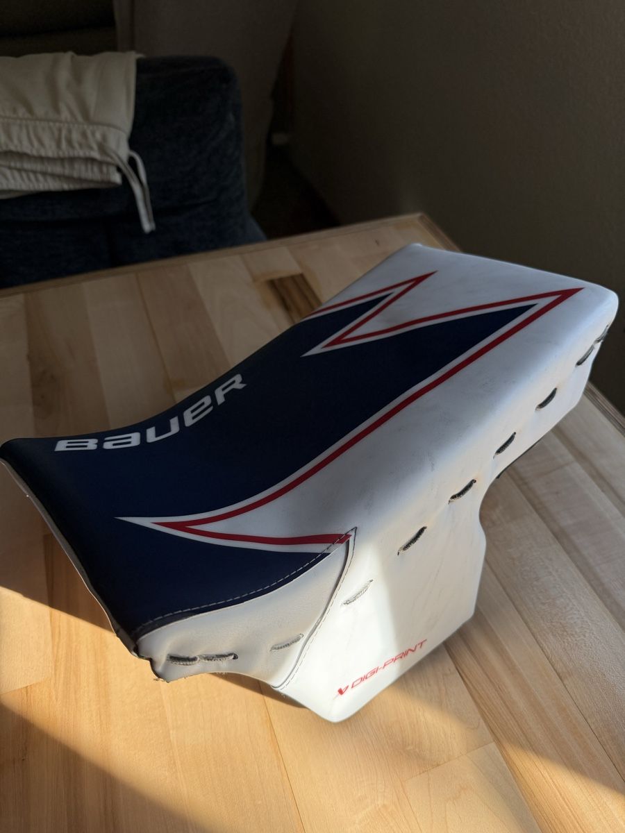 Protezioni & Imbottiture: Eishockey Goalie Blocker Bauer Flylite Fullright  – Usato da Herdern venduto da garmi7 7