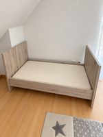 Baby-/Kinderbett inkl. Lattenrost und Matratze
