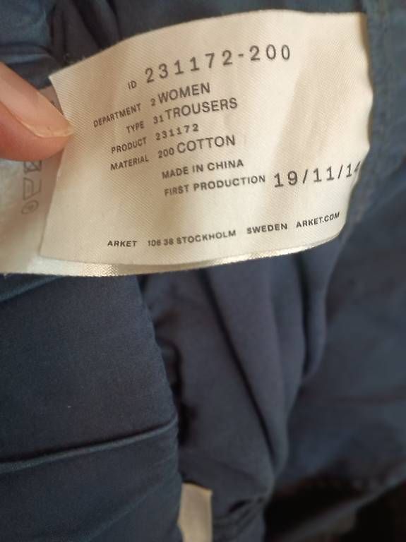 Arket Pantaloni: Leichte blaue Hose von Arket – Usato da Zürich venduto da Melianea 1
