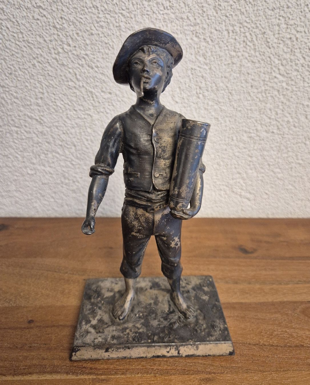 Statuette: Metallfigur Junge mit Pfeife im Jugendstil – Usato da Zürich venduto da Dalema13
