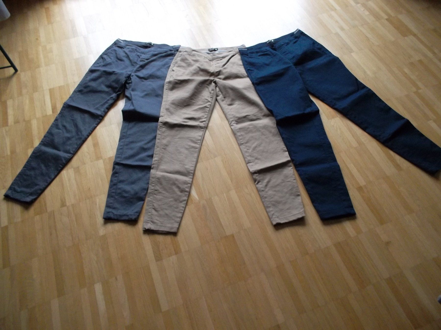 Pantaloni: 3 HOSEN GR. 36/S VON CHICOREE – Nuovo (secondo la descrizione) da Zofingen venduto da Felpa