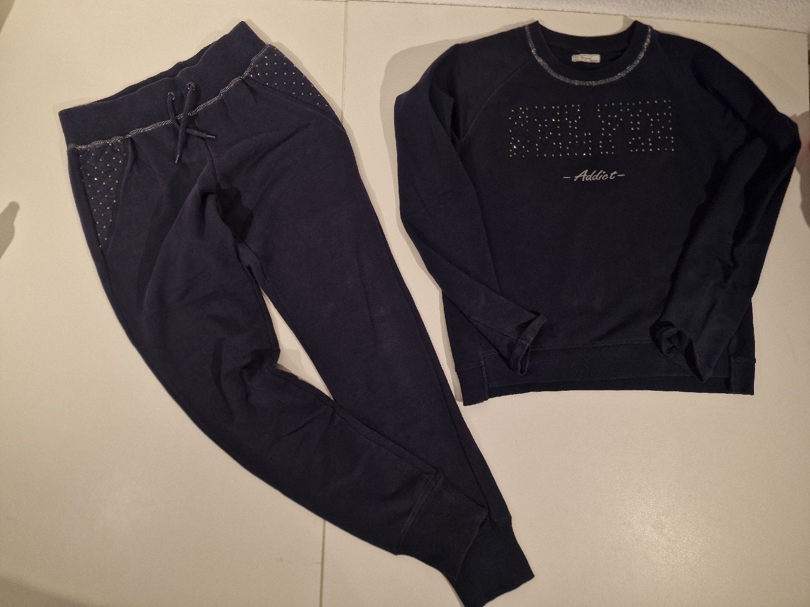 Mayoral Lotti & Set di vestiti: Mayoral Jogginganzug, dunkelblau, Gr. 152 – Usato da St. Margrethen SG venduto da Goldig