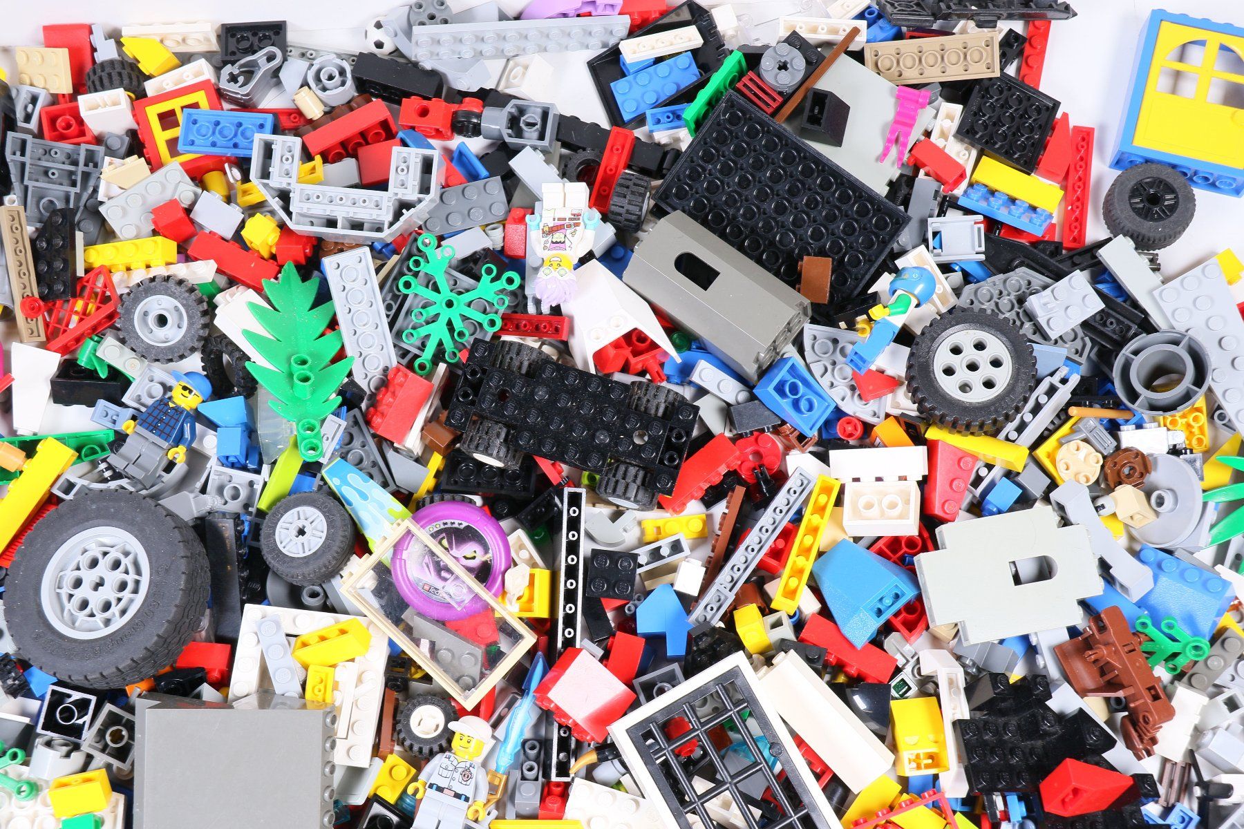 Lego Baukästen: 1.5 kg. Legoteile mit Minifiguren – Gebraucht aus Hettlingen von Scholi99 2