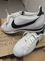 Nike Cortez Lederschuhe , Grösse 40, NEU