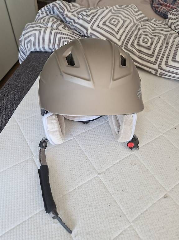 Casques: Skihelm mit Brille – Neuf avec emballage d'origine à Oberbipp par dicker01 1