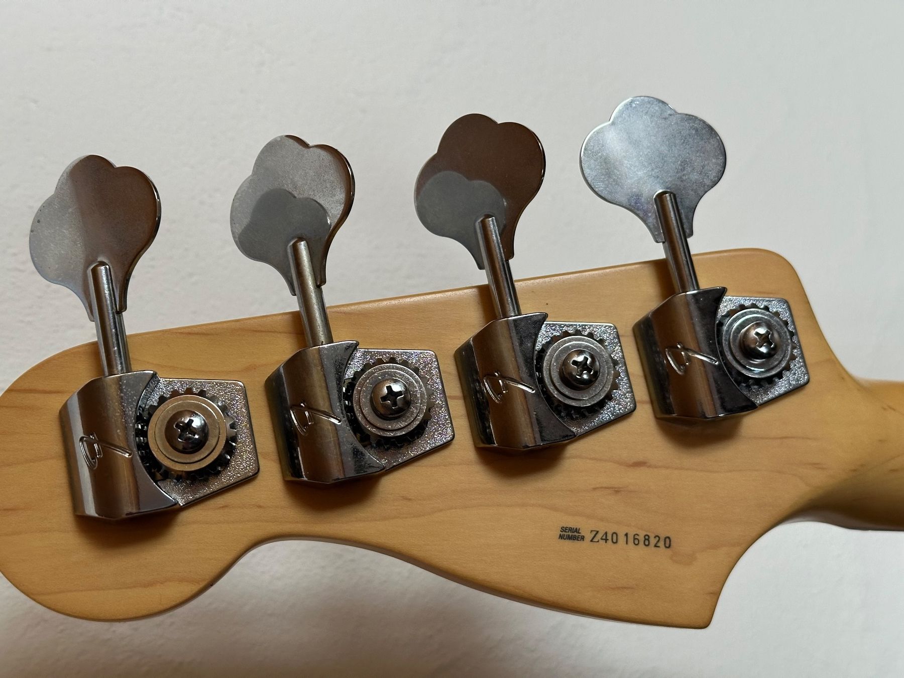 Fender Strumenti musicali: Fender Precision Bass, US-Made 2004, mit Original Case – Usato da Trübbach venduto da iwy_b65f 6