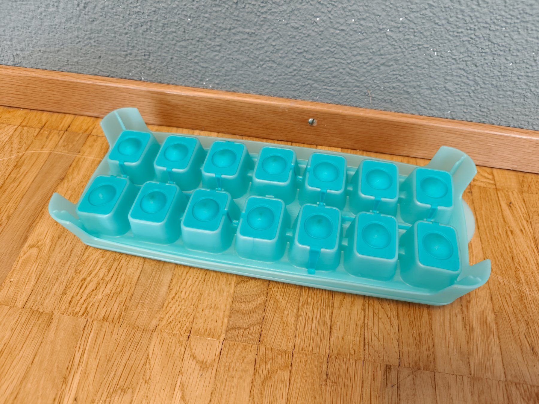 Tupperware Recipients et similaires: Tupperware Fresh & Pure Einswürfelbehälter – D'occasion à Luzern par schuhparadies159 2