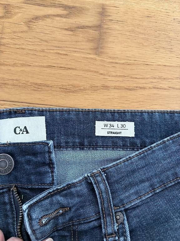 Jeans: Jeanshose Kurz – Usato da Zürich venduto da rafa014 2