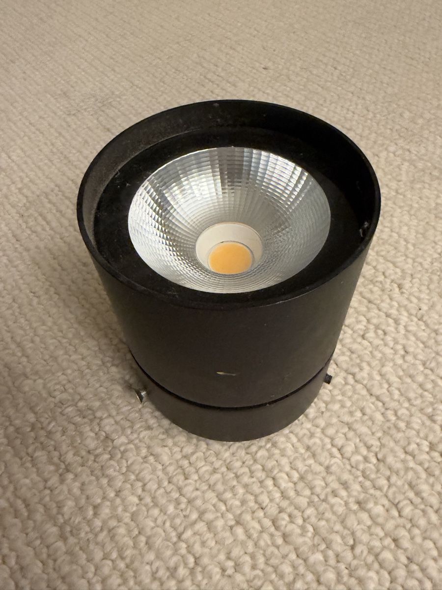 Lampen: LED-Strahler aussen – Gebraucht aus Hedingen von FlummoxedFerret