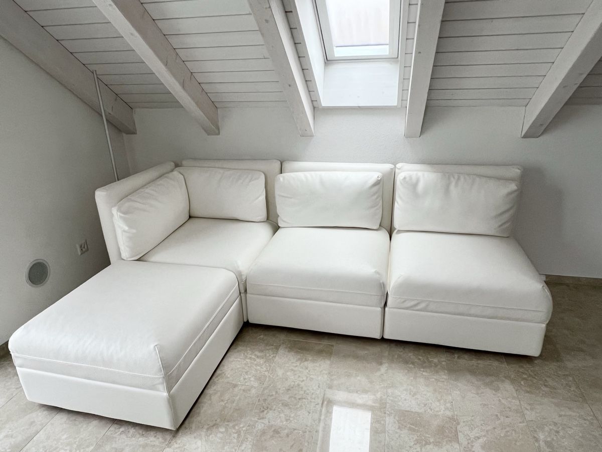 Ikea Divani: IKEA Vallentuna Leder Sofa Weiss – Usato da Rudolfstetten venduto da helenico23