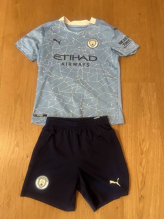 Maillots de corps & Pantalons: Maillot de football  – D'occasion à Savigny par Rafael_Frach