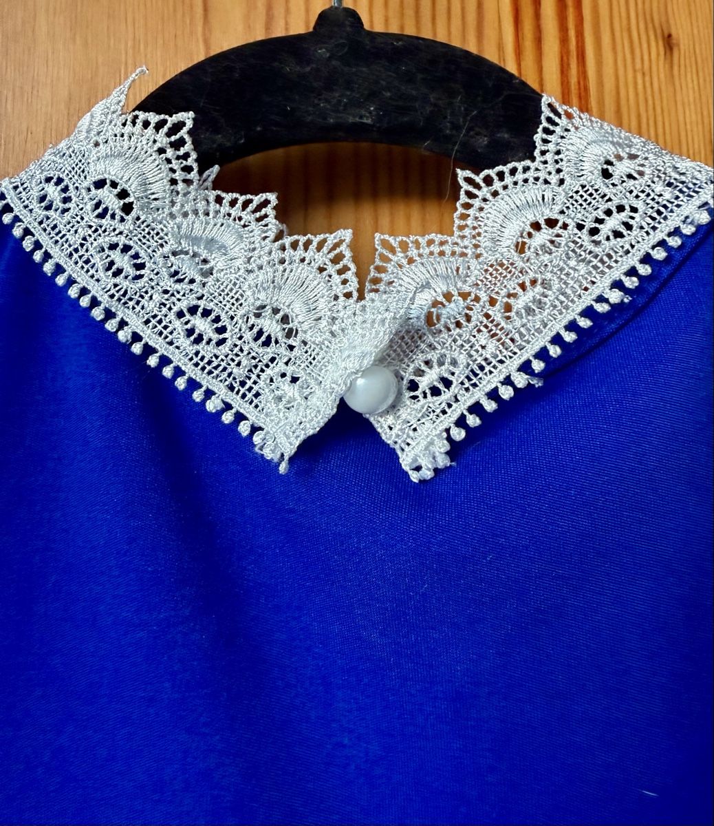 Kleider: Robe bleu avec dentelle blanche – Neu und originalverpackt aus Carouge GE von orc_88rq 6