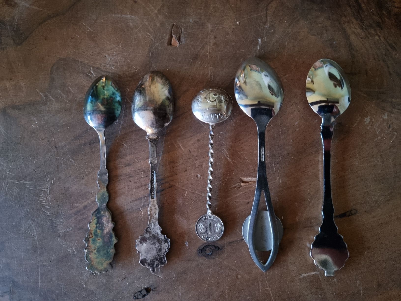 Cucchiai: 5 vintage Souvenirlöffeli Espressolöffeli – Usato da himmelried venduto da bribuli 1