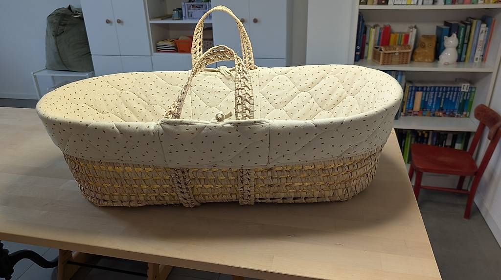 Wiegen & Stubenwagen: Moseskorb mit Schaukelstand – Gebraucht aus Zürich von albalm 4