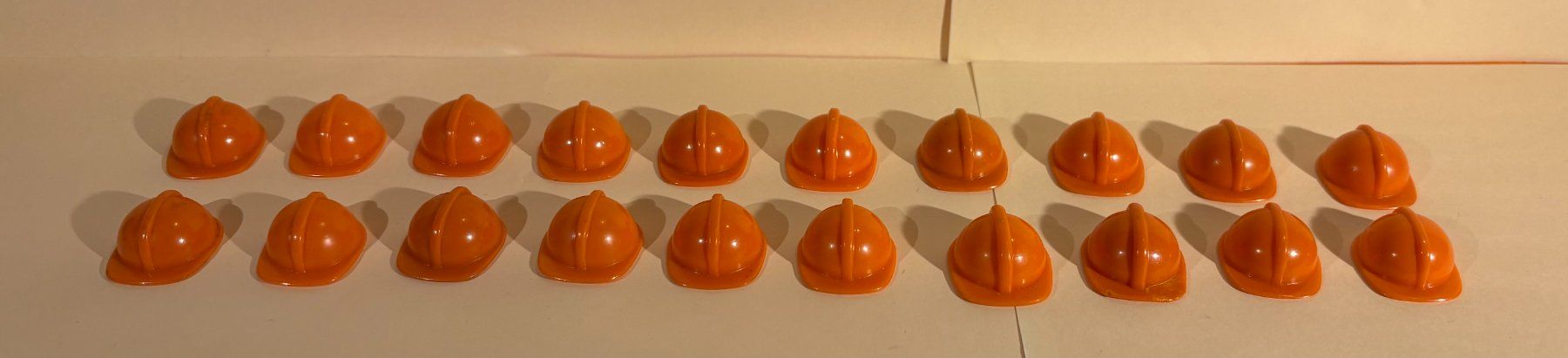 Playmobil Giocattoli: Playmobil 20 Baustellenhelme – Usato da Nesselnbach venduto da dennis83