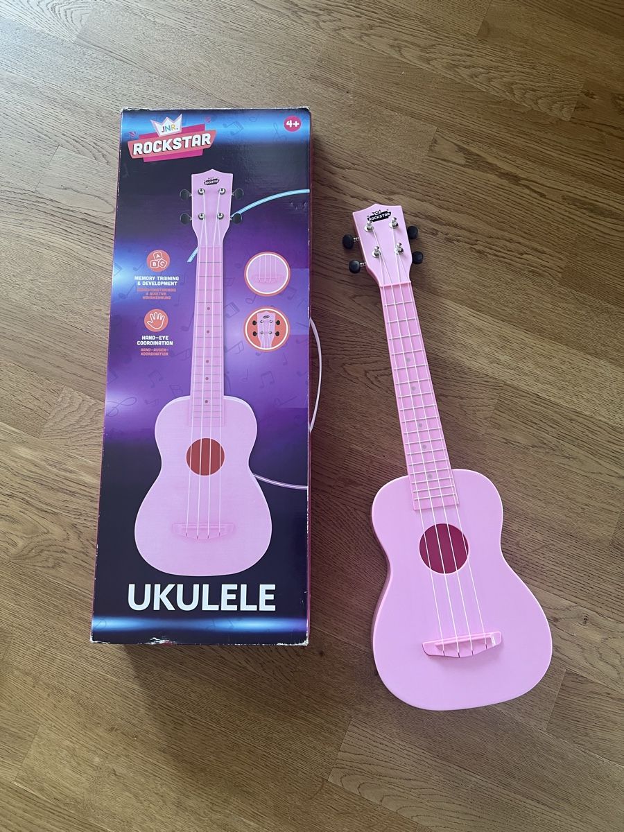 Giocattoli: Jnr Rockstar Ukulele – Usato da Erlenbach ZH venduto da cha_ppc9
