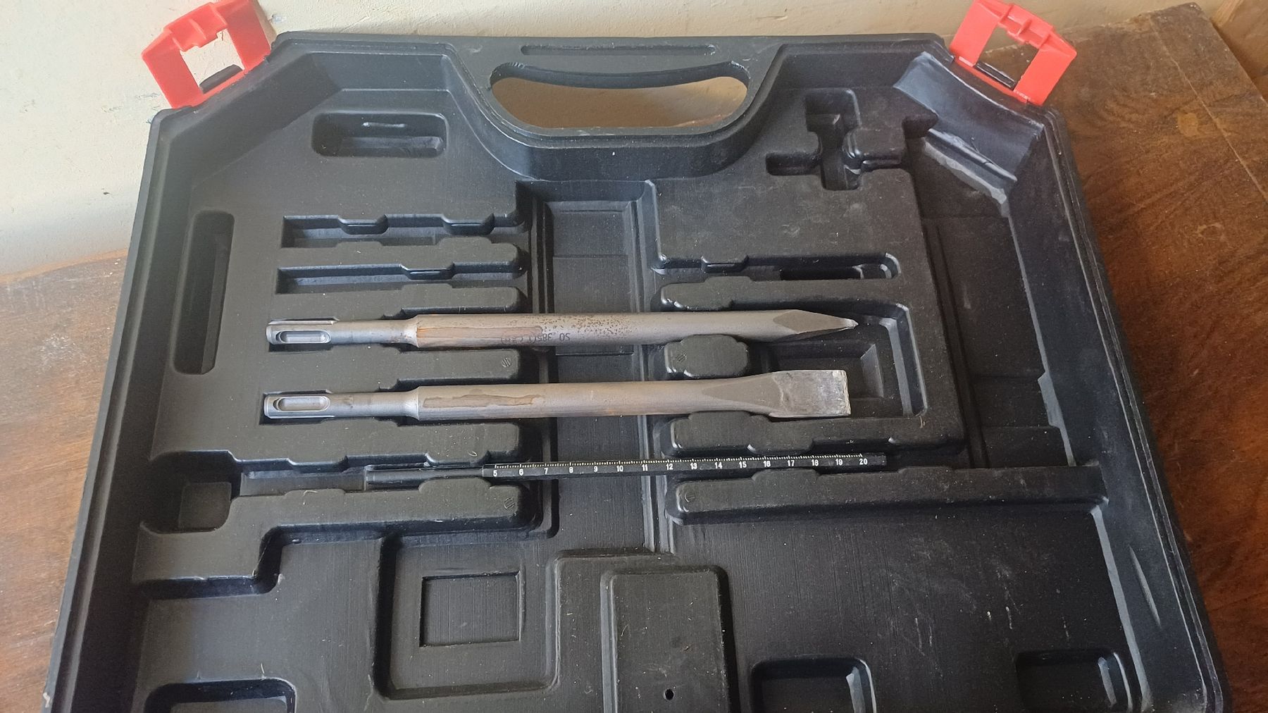 Alle Maschinen: Spitz -  Bohrmaschine  BlackDecker – Gebraucht aus Flawil von Naphtali 5