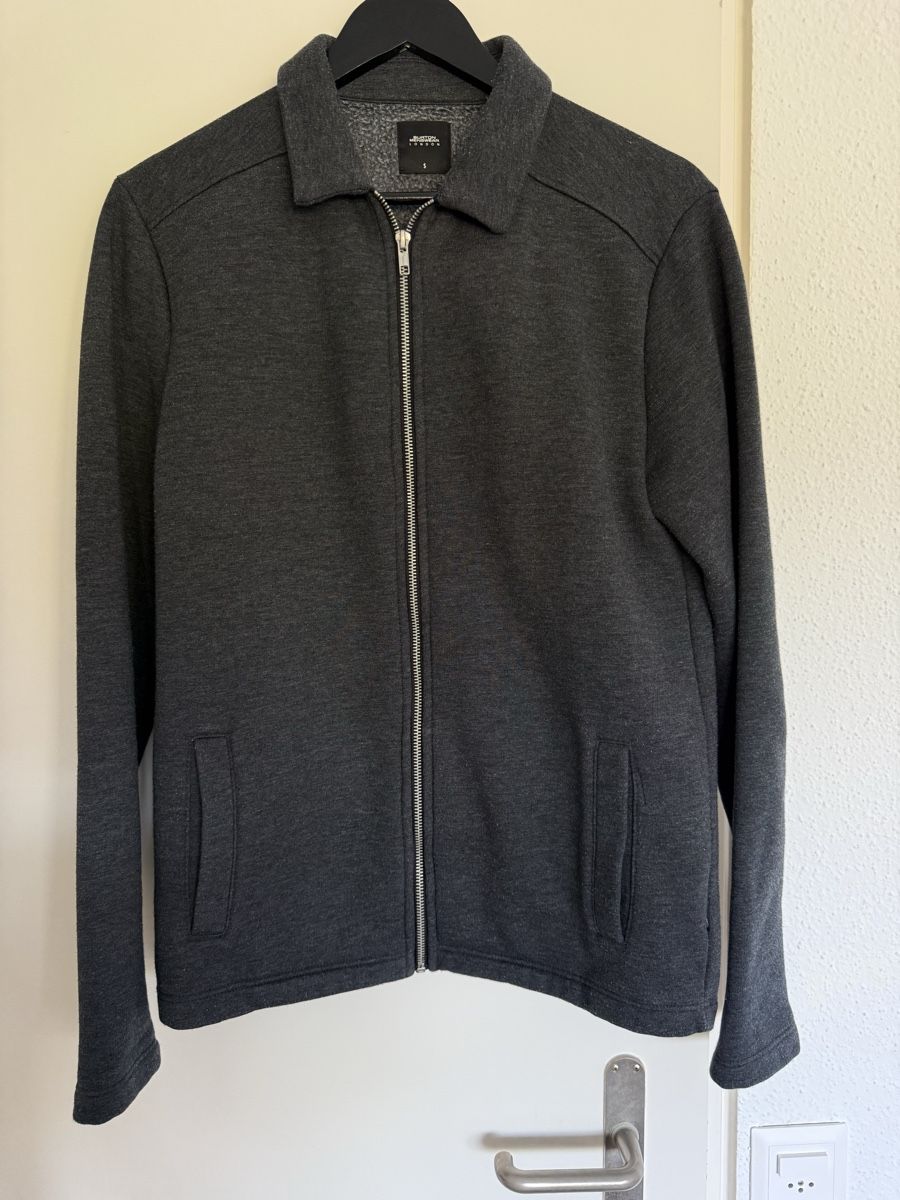 Giacche: Jacke Grau Grösse S Jogger Elegant – Usato da Zug venduto da MC2CC