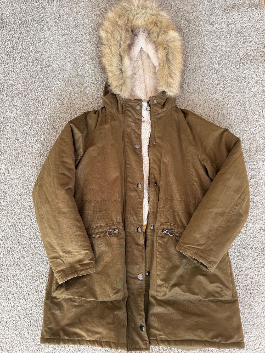 Zara Giacche & Cappotti: Winterjacke Zara Gr. 152, dunkles braungrün – Usato da Rapperswil SG venduto da cw30042006